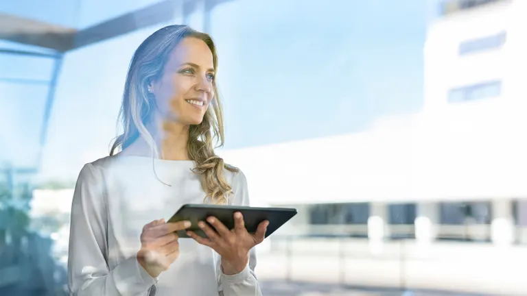 lady with tablet