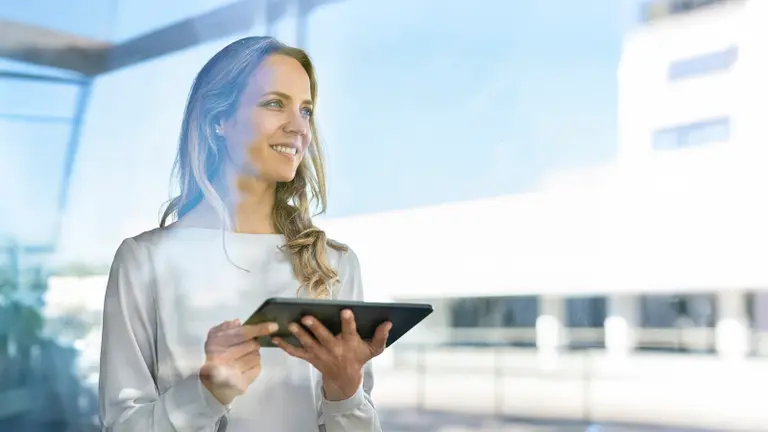 lady with tablet
